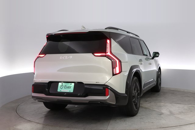 2024 Kia EV9 — photo 2 of 19