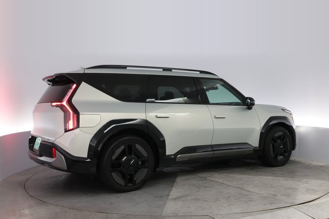 2024 Kia EV9 — photo 14 of 19