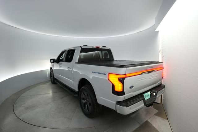 2023 Ford F-150 Lightning — photo 2 of 15