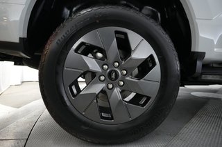 2023 Ford F-150 Lightning — photo 7 of 15