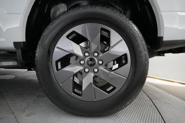 2023 Ford F-150 Lightning — photo 10 of 15