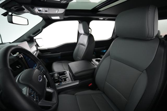 2023 Ford F-150 Lightning — photo 3 of 15