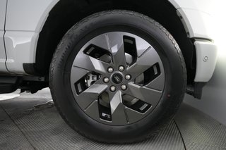 2023 Ford F-150 Lightning — photo 9 of 15