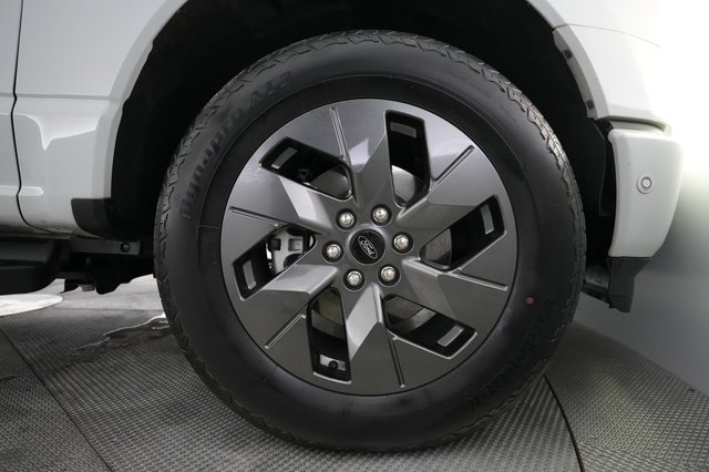 2023 Ford F-150 Lightning — photo 9 of 15
