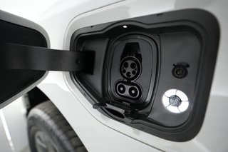 2023 Ford F-150 Lightning — photo 8 of 15