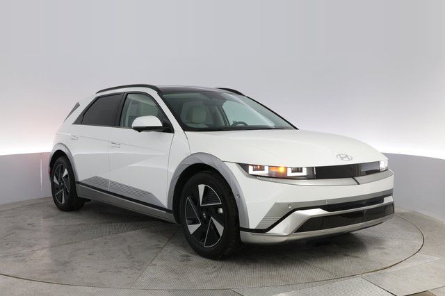 2025 Hyundai IONIQ 5 — photo 10 of 21