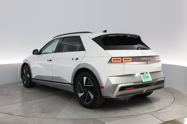 2025 Hyundai IONIQ 5 — photo 13 of 21
