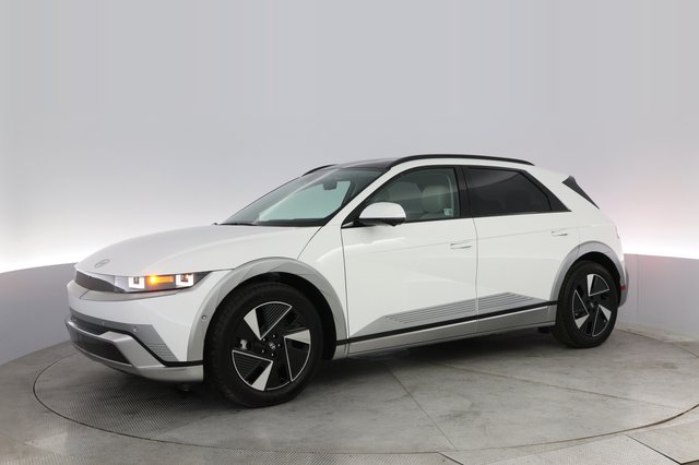2025 Hyundai IONIQ 5 — photo 14 of 21