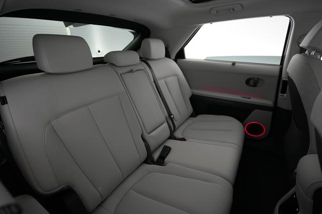 2025 Hyundai IONIQ 5 — photo 4 of 21