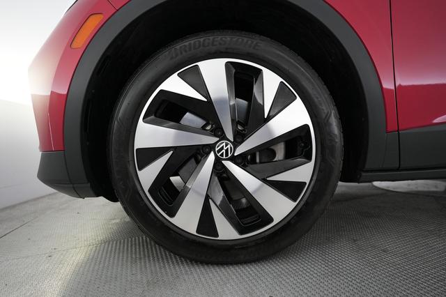 2022 Volkswagen ID.4 — photo 7 of 20