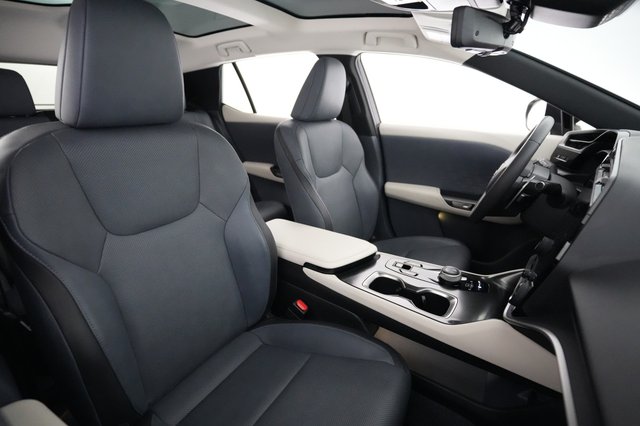 2023 Lexus RZ — photo 18 of 20