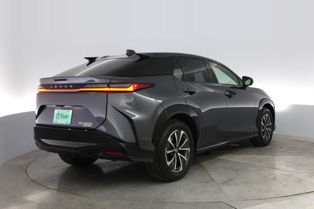 2023 Lexus RZ — photo 2 of 20