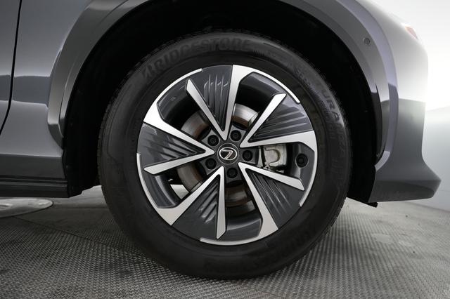 2023 Lexus RZ — photo 7 of 20