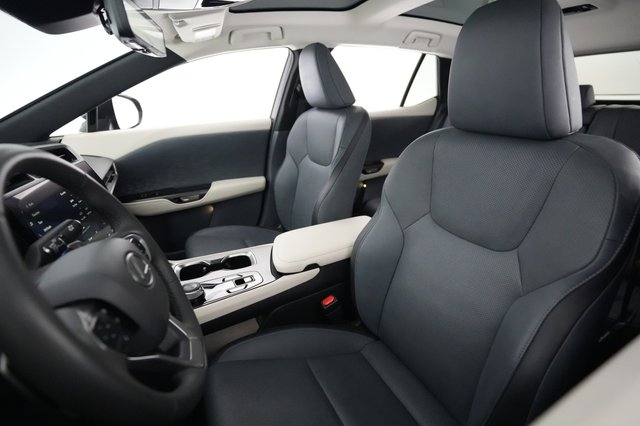 2023 Lexus RZ — photo 3 of 20