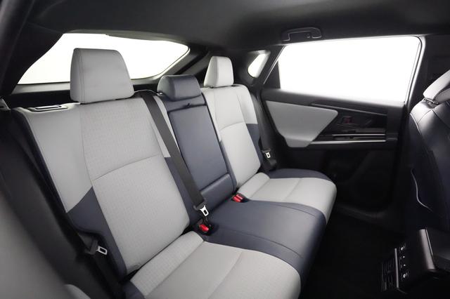 2023 Subaru Solterra — photo 4 of 20