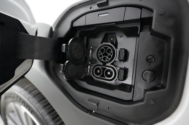 2023 Subaru Solterra — photo 8 of 20