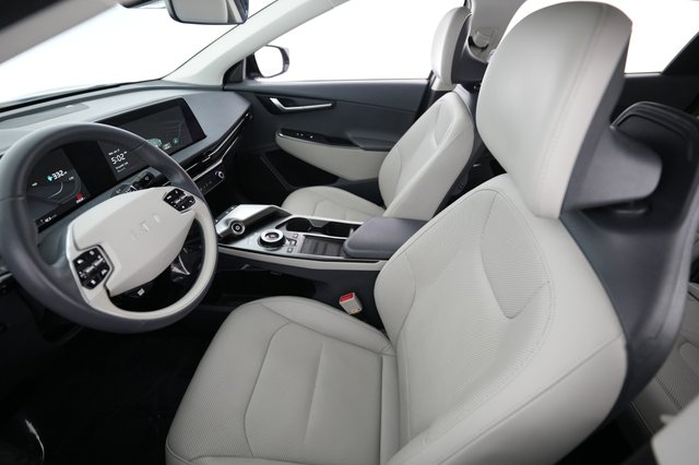2023 Kia EV6 — photo 3 of 23