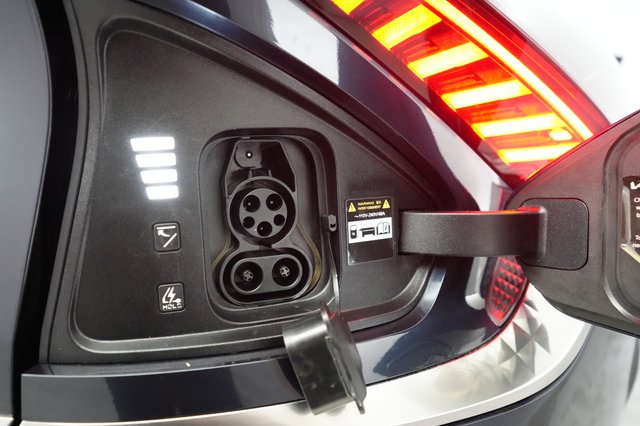 2023 Kia EV6 — photo 8 of 23