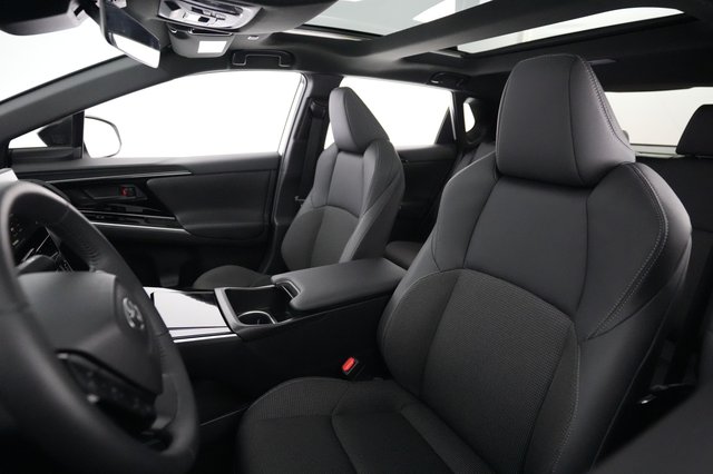 2025 Toyota bZ4X — photo 3 of 20