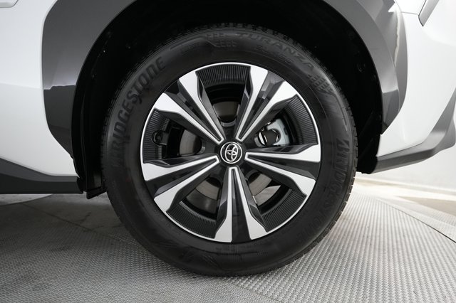 2025 Toyota bZ4X — photo 16 of 20