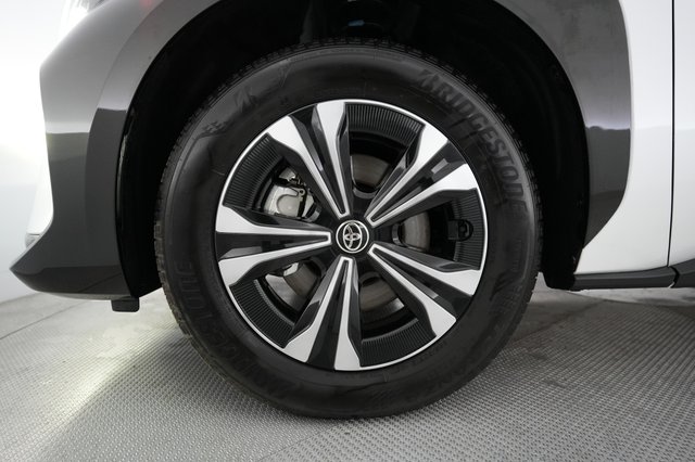 2025 Toyota bZ4X — photo 15 of 20
