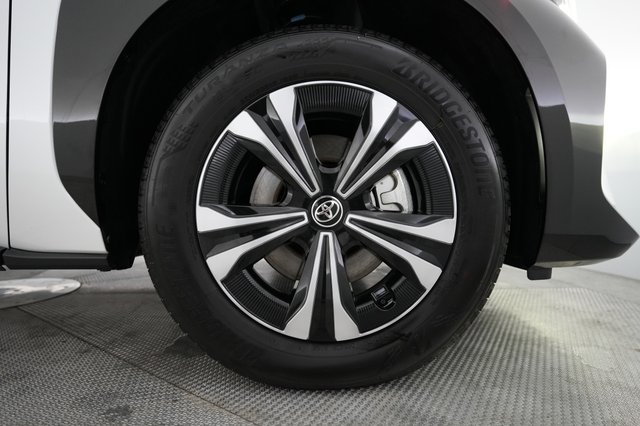 2025 Toyota bZ4X — photo 7 of 20