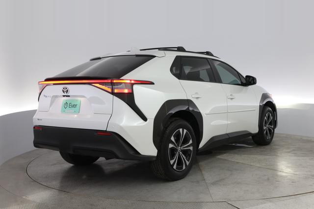 2025 Toyota bZ4X — photo 2 of 20
