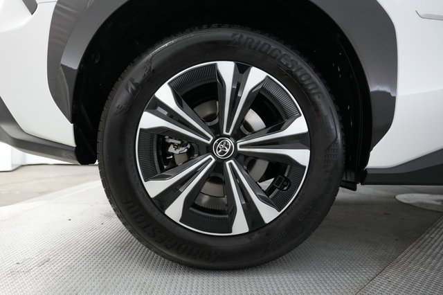 2025 Toyota bZ4X — photo 17 of 20