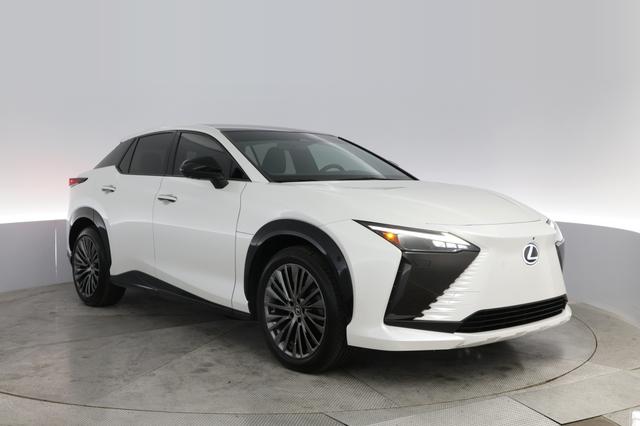 2023 Lexus RZ — photo 10 of 21
