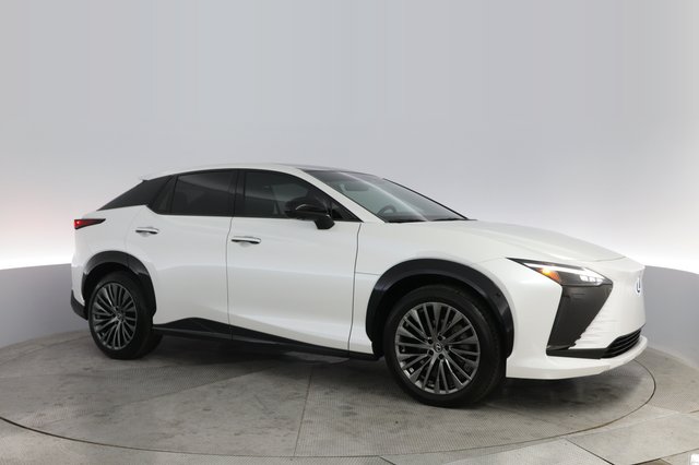 2023 Lexus RZ — photo 11 of 21