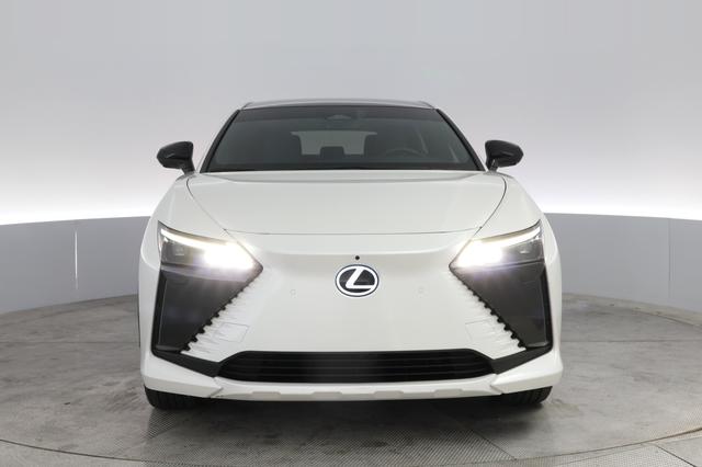 2023 Lexus RZ — photo 9 of 21