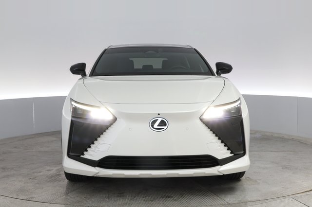 2023 Lexus RZ — photo 9 of 21