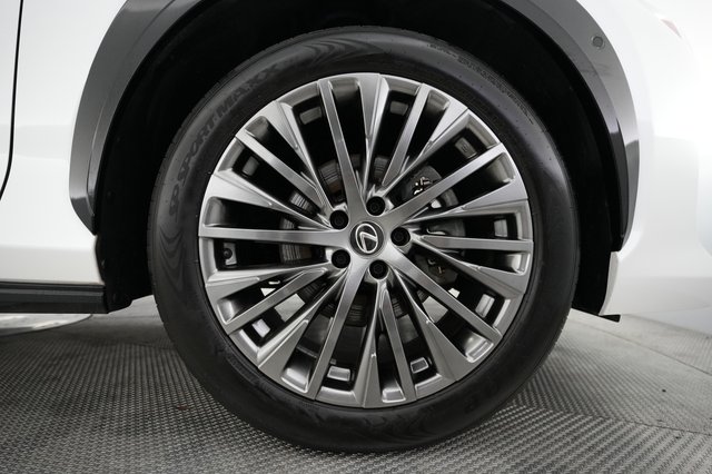 2023 Lexus RZ — photo 7 of 21