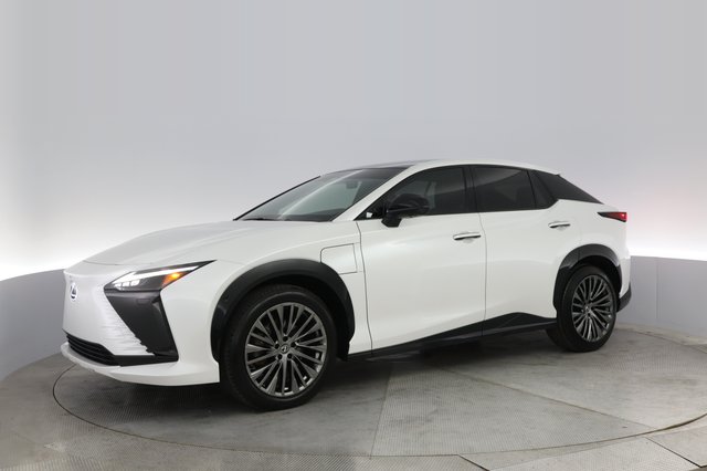 2023 Lexus RZ — photo 14 of 21