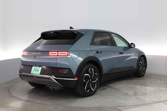 2023 Hyundai IONIQ 5 — photo 2 of 21