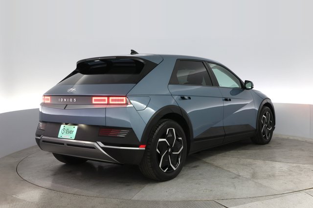 2023 Hyundai IONIQ 5 — photo 2 of 21