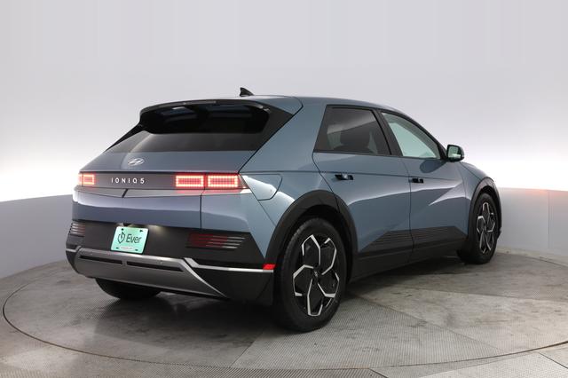 2023 Hyundai IONIQ 5 — photo 2 of 20