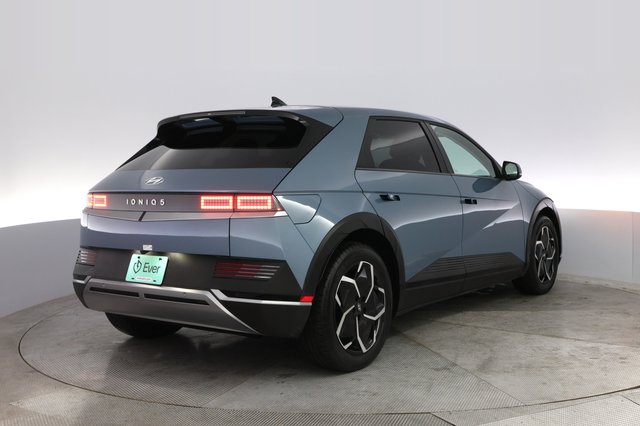 2024 Hyundai IONIQ 5 — photo 2 of 20