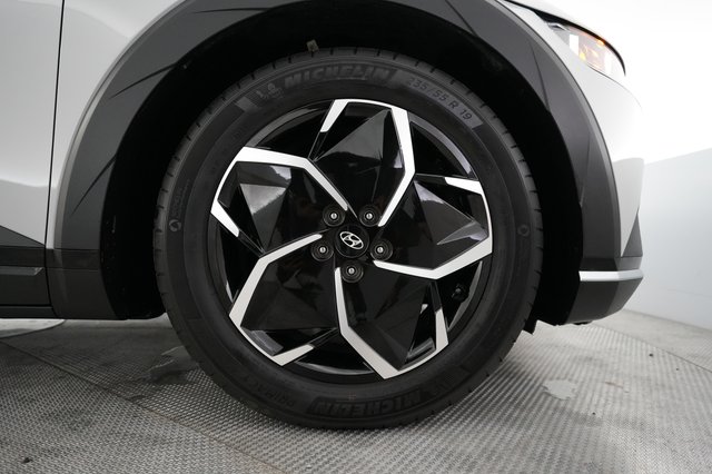 2024 Hyundai IONIQ 5 — photo 7 of 21