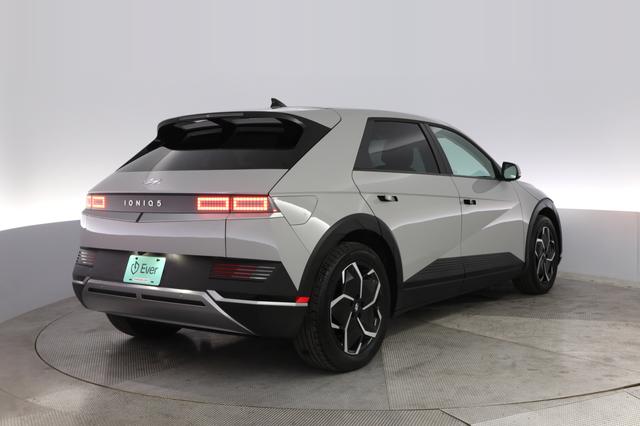 2024 Hyundai IONIQ 5 — photo 2 of 21