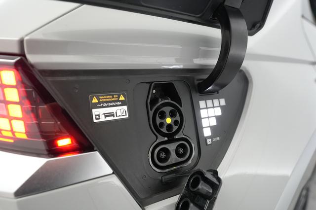 2024 Hyundai IONIQ 5 — photo 8 of 20