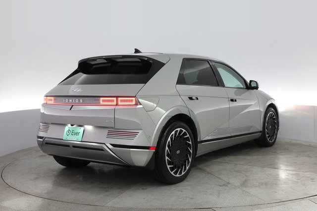 2024 Hyundai IONIQ 5 — photo 2 of 20