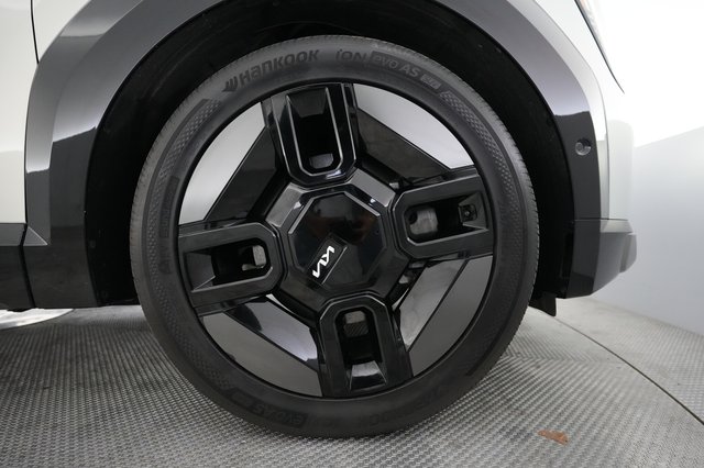2024 Kia EV9 — photo 16 of 24