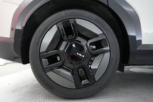 2024 Kia EV9 — photo 15 of 24