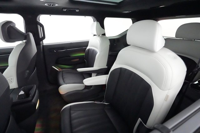 2024 Kia EV9 — photo 18 of 24