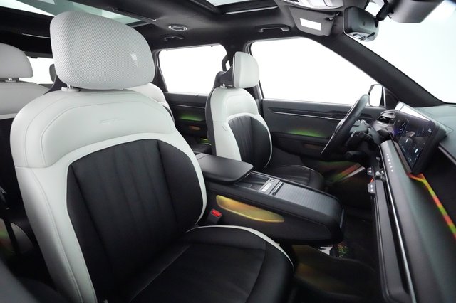 2024 Kia EV9 — photo 19 of 24