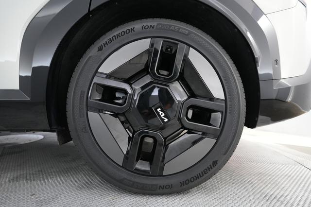 2024 Kia EV9 — photo 7 of 24