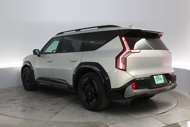 2024 Kia EV9 — photo 13 of 24