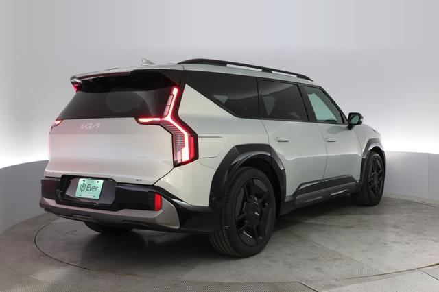 2024 Kia EV9 — photo 2 of 24