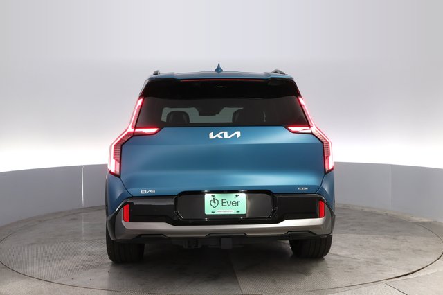 2024 Kia EV9 — photo 12 of 24